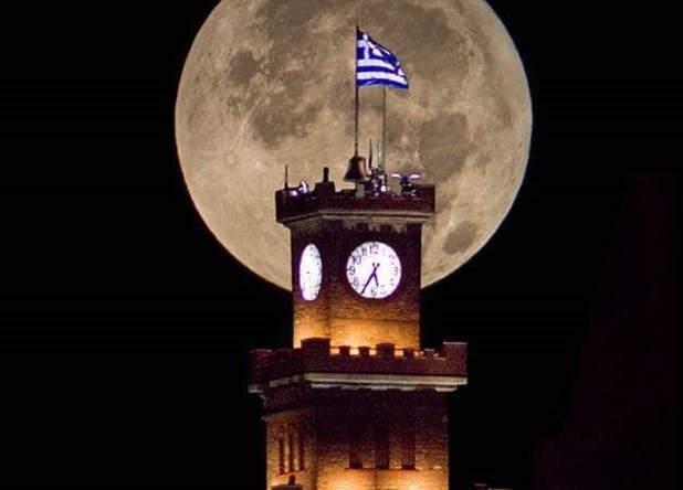 Το Μπλε Φεγγάρι του Αυγούστου από το Ρολόι του Φρουρίου