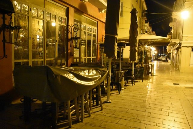 Δεν επιτρέπονται take away ποτά και άτυπα πάρτι