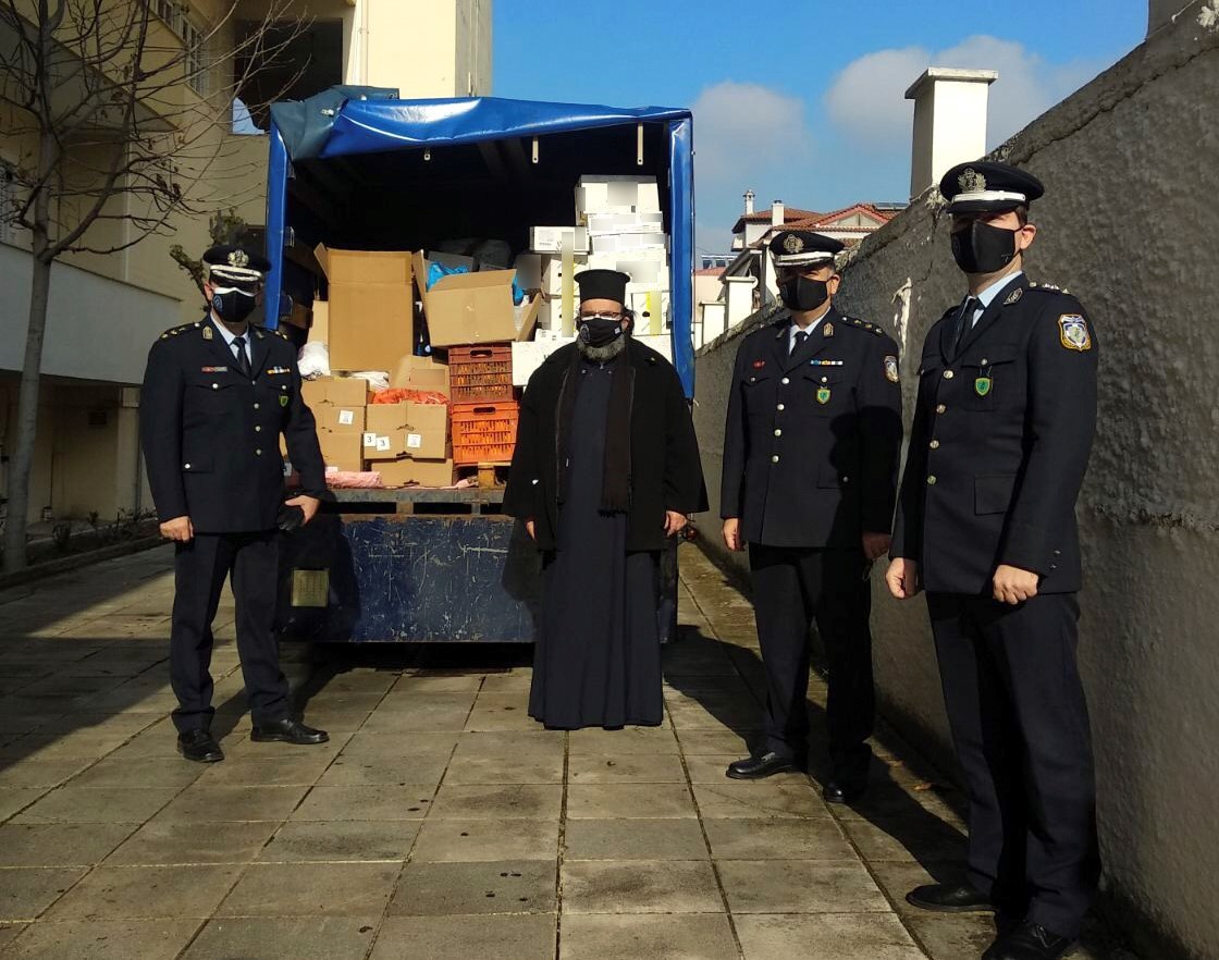 Η ΕΛ.ΑΣ. Θεσσαλίας συγκέντρωσε τρόφιμα