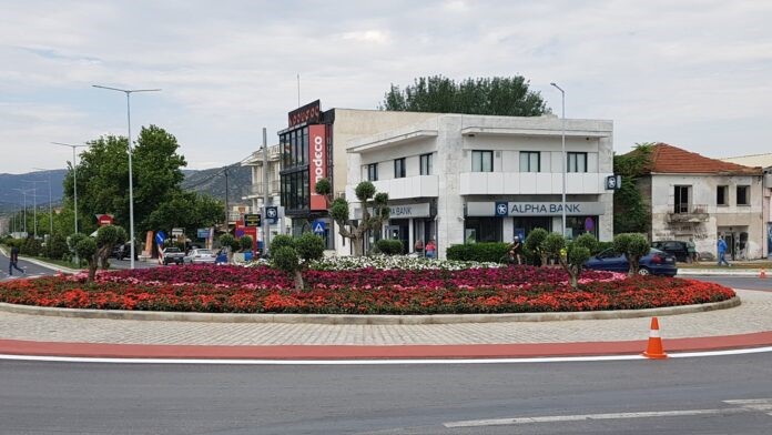 Εγκαινιάστηκε ο κόμβος στη συμβολή Αθηνών και Λαρίσης