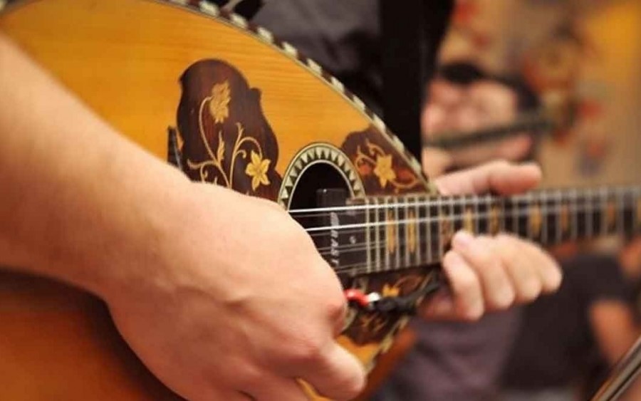 Έστησε γλέντι με ζωντανή μουσική και συνελήφθη