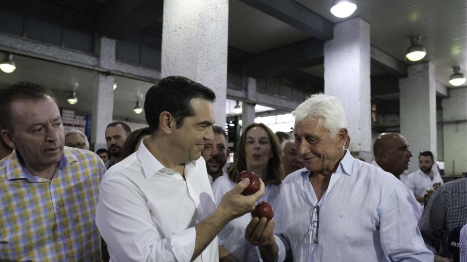 Μειώσεις φόρων για τους αγρότες υποσχέθηκε ο Τσίπρας