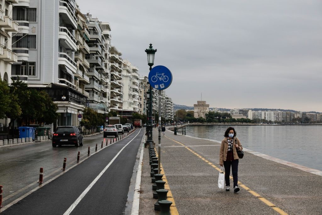 Θα βγάλουμε τον χειμώνα με επαναλαμβανόμενα lockdown