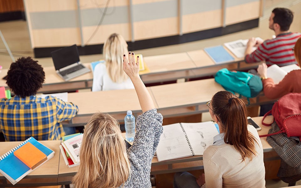 60 τμήματα με γκρίζα δικαιώματα