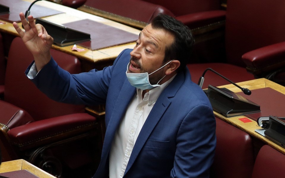 Παραπέμπεται σε ειδικό δικαστήριο για τις τηλεοπτικές άδειες