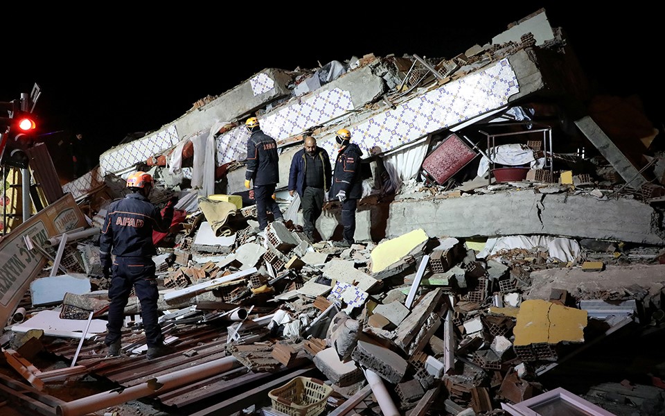 Στους 19 οι νεκροί, σε 922 οι τραυματίες