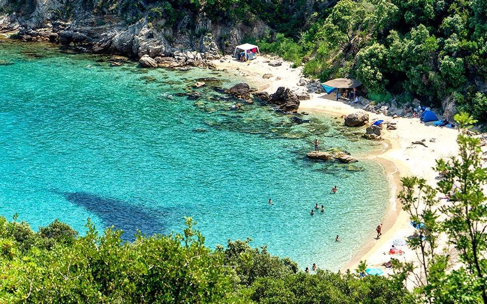 Μόνο 1 στους 3 θα κάνει καλοκαιρινές διακοπές