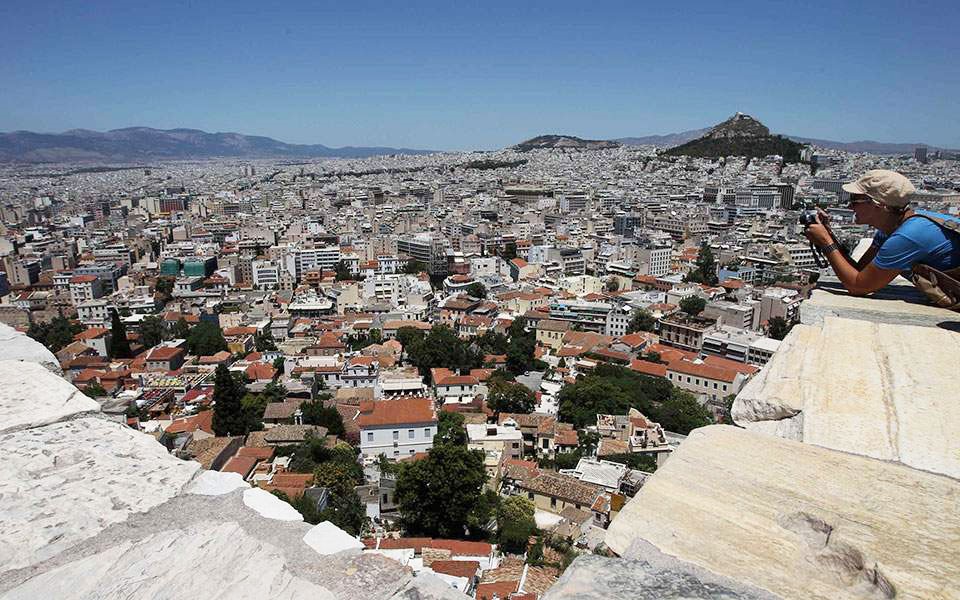 Κάθετη πτώση της ζήτησης για βραχυχρόνιες μισθώσεις