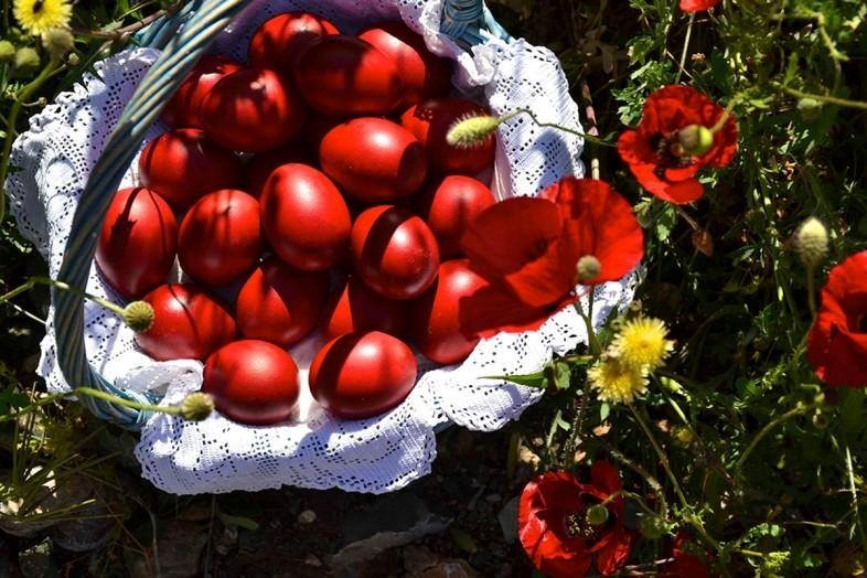 Πιο κοντά το «Πάσχα στο χωριό» για τους Ελληνες