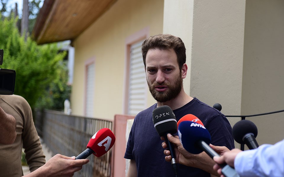 Η κυνική ομολογία και η σκηνοθεσία 37 ημερών του πιλότου