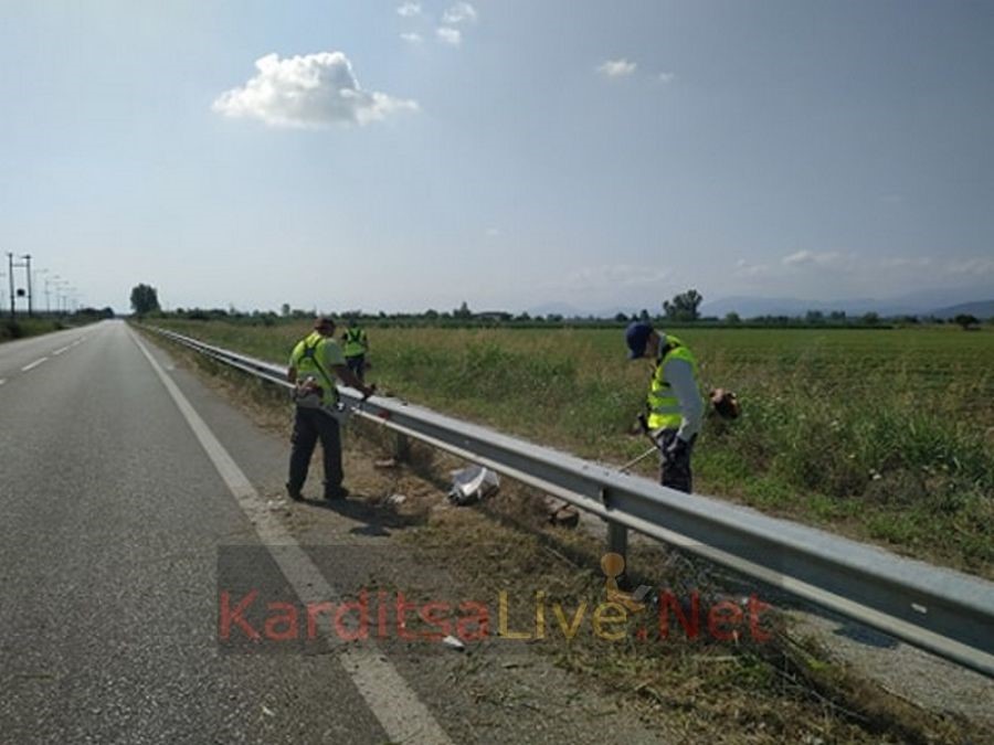 Kαθαρίζεται από χόρτα και κλαδιά το οδικό δίκτυο