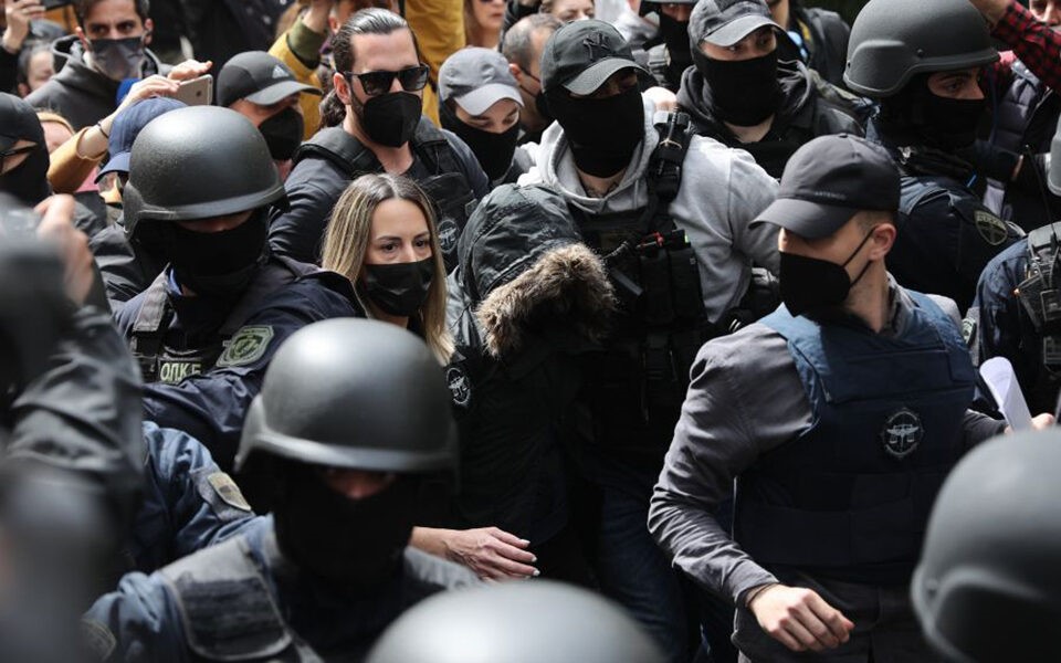 Τα 9 λεπτά που προδίδουν τη Ρούλα Πισπιρίγκου