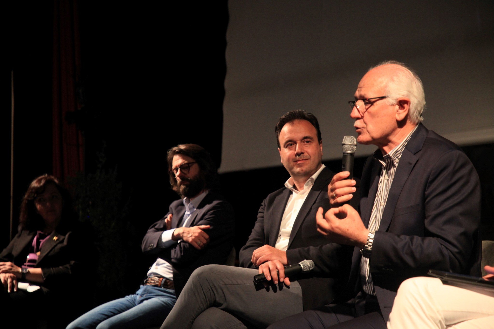 "Χωρίς μέτρα τα αυτοκίνητα θα πνίξουν τις πόλεις"