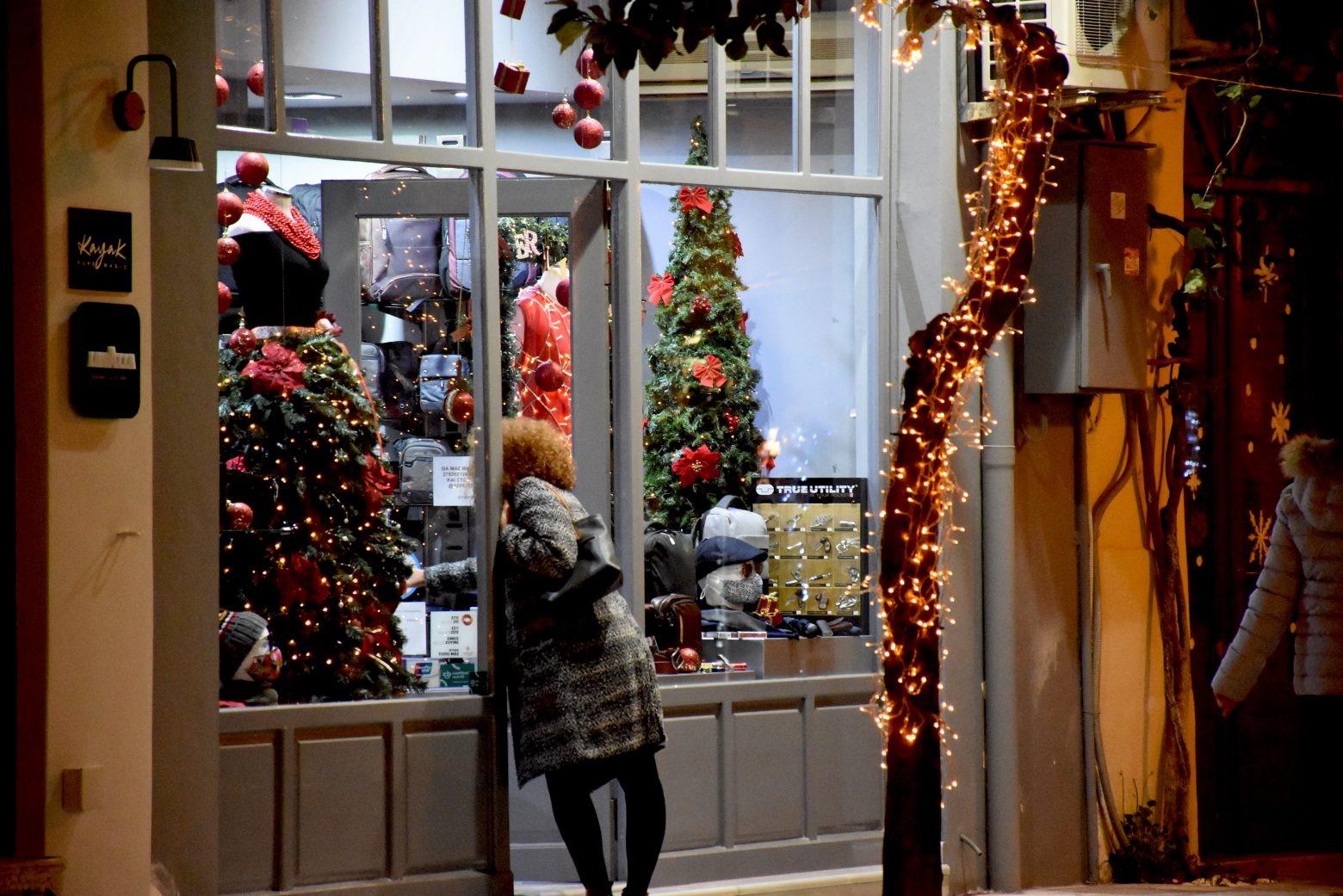 Ανοιχτά τα εμπορικά την Κυριακή 18 Δεκεμβρίου
