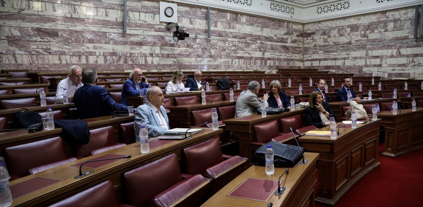 Ο Φάμελλος «παγώνει» τις βουλευτικές τροπολογίες