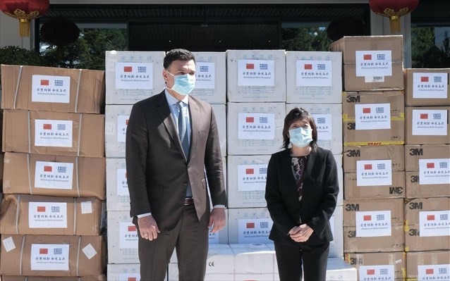 Πενήντα χιλιάδες μάσκες δωρεά από την Κίνα