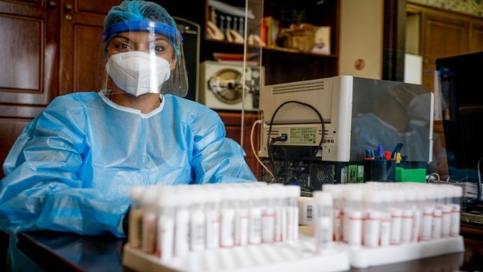 EOΔΥ: Νέα αύξηση με 310 κρούσματα κορωνοϊού