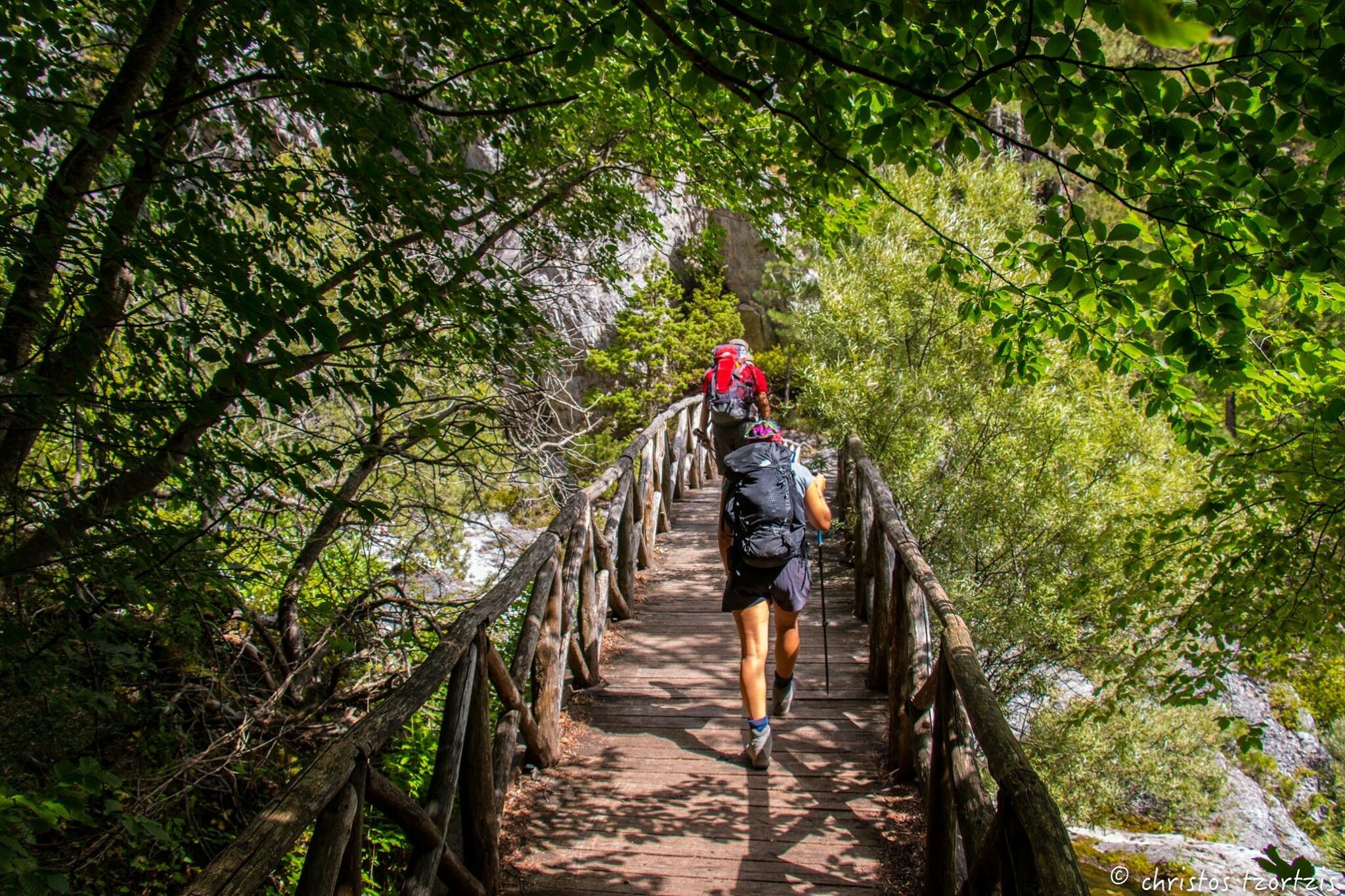 Σήμανση και καθαρισμός ορειβατικών μονοπατιών
