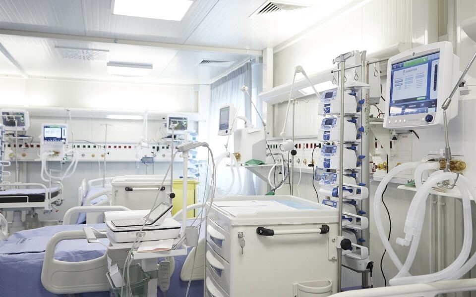 Παρίστανε τη γιατρό και υποσχόταν θεραπεία αντί 3.000 ευρώ