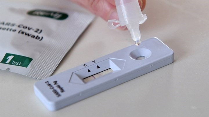 Εως τη Δευτέρα η διάθεση σε μαθητές και εκπαιδευτικούς
