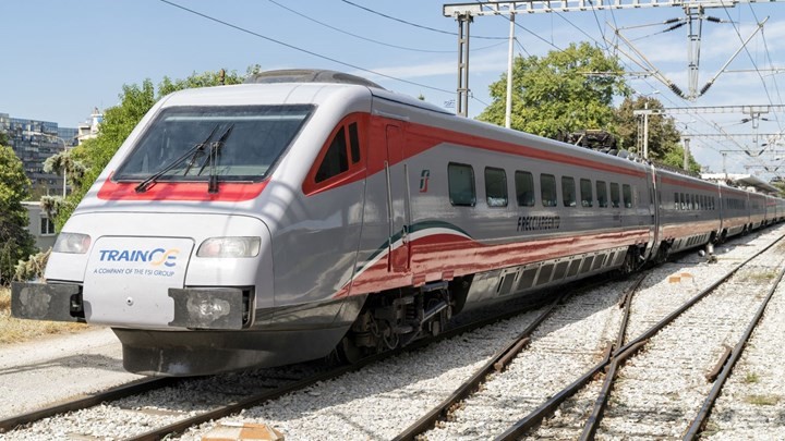 Πέντε γρήγορα τρένα φέρνουν οι Ιταλοί
