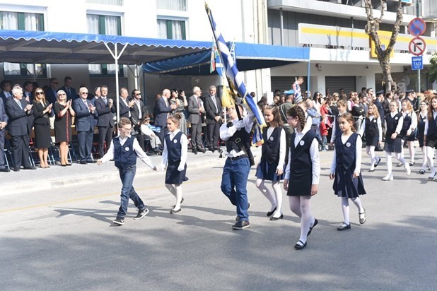 Κανονικά οι παρελάσεις σε Λάρισα και Θεσσαλία