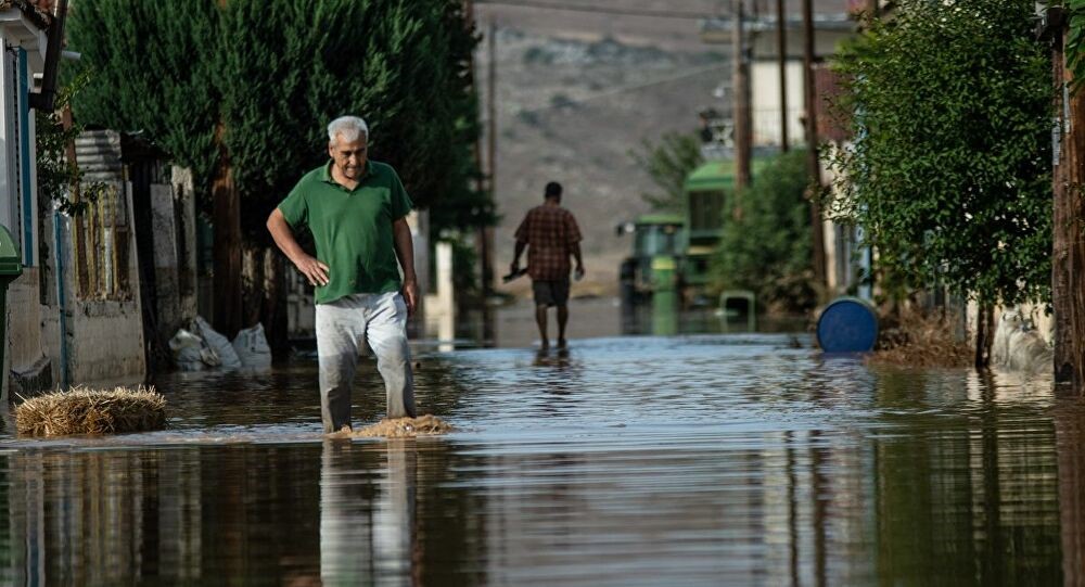 Νερό και φαγητό στους πληγέντες από την κακοκαιρία