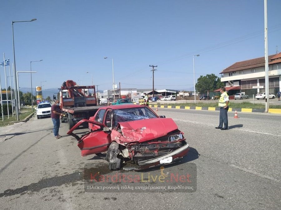 Σφοδρή σύγκρουση οχημάτων με έναν τραυματία 