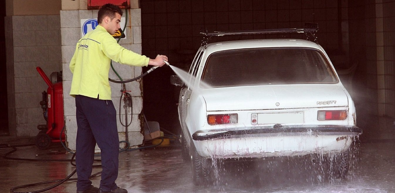 Να σταματήσει λόγω κορονοϊού το πλύσιμο αυτοκινήτων