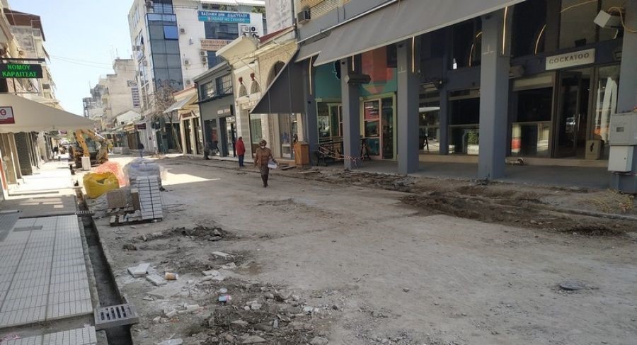 Προχωρούν τα έργα ανάπλασης στο κέντρο της πόλης 