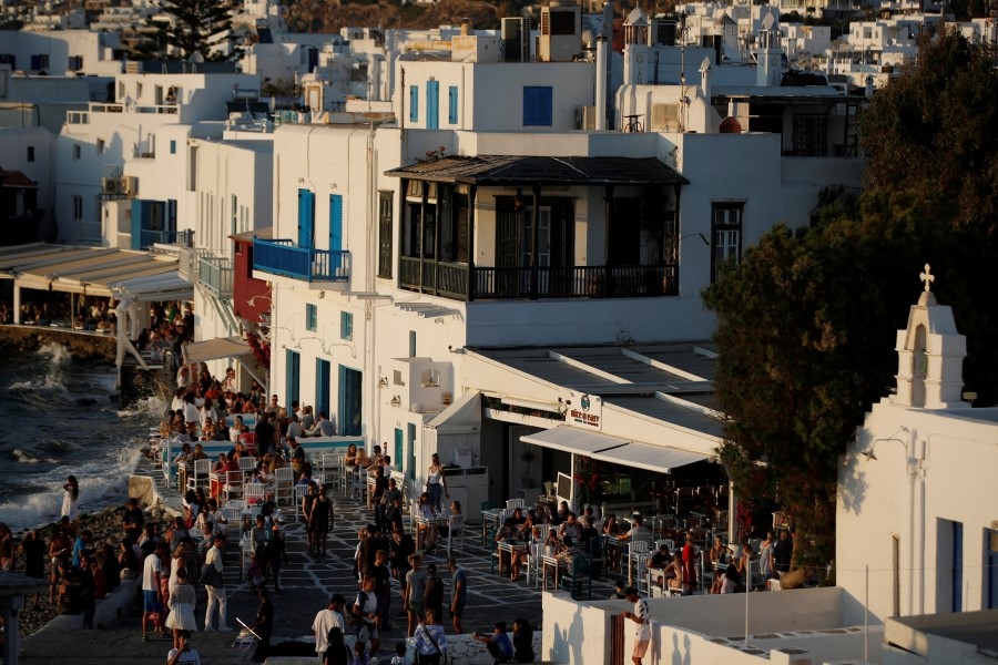 Τα νέα μέτρα σε εστίαση και ψυχαγωγία