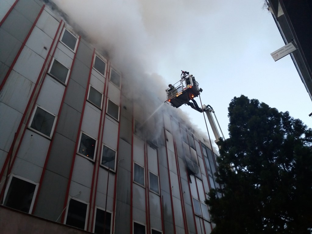 Αθώες χήρα, κόρες ιδιοκτήτη για τη φωτιά στην πρώην Β' ΔΟΥ