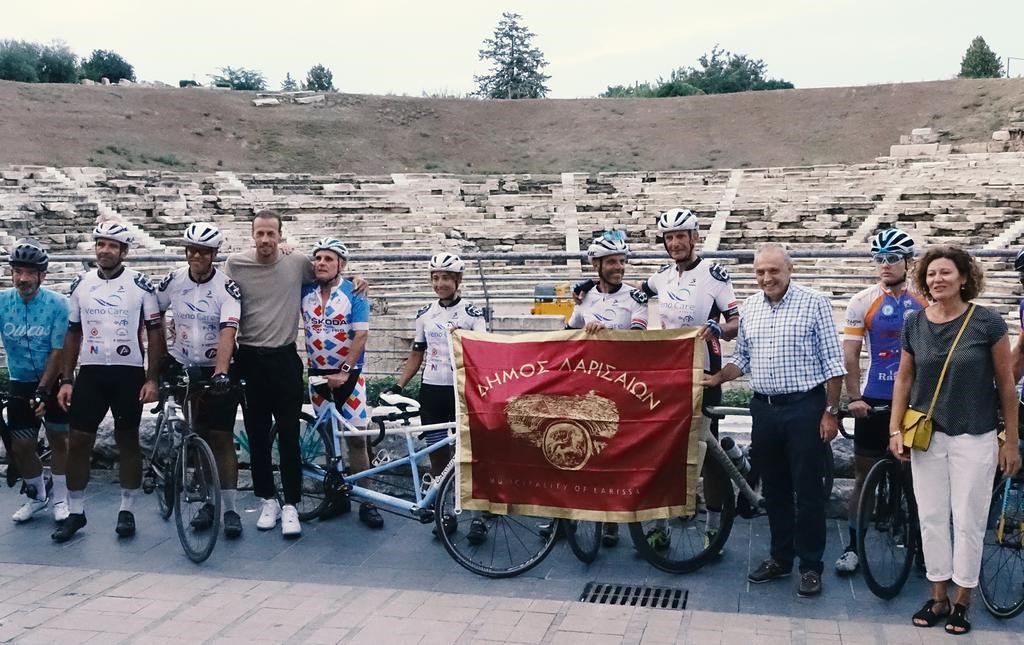 Στη Λάρισα οι ποδηλάτες της δράσης "Λονδίνο Αθήνα σε 2 ρόδες"