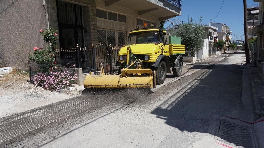 Η ΔΕΥΑΛ ασφαλτοστρώνει δρόμους στην  Νέα Σμύρνη