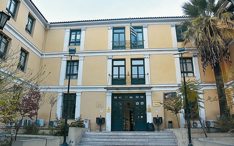 Τσουνάμι αποκαλύψεων για βιασμούς