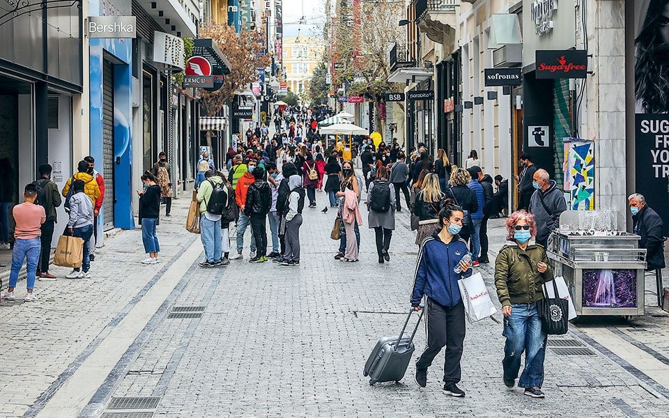 Η ασφυκτική πίεση στις ΜΕΘ και τα εμβόλια