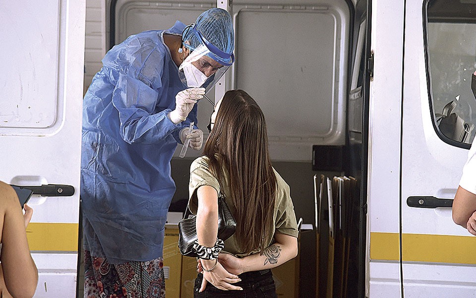 Πού θα γίνουν δωρεάν rapid tests την Τρίτη