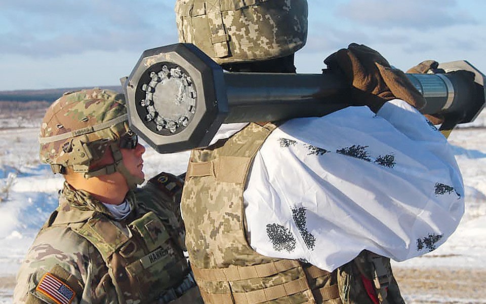 Αποστολή δυνάμεων με μήνυμα στον Πούτιν