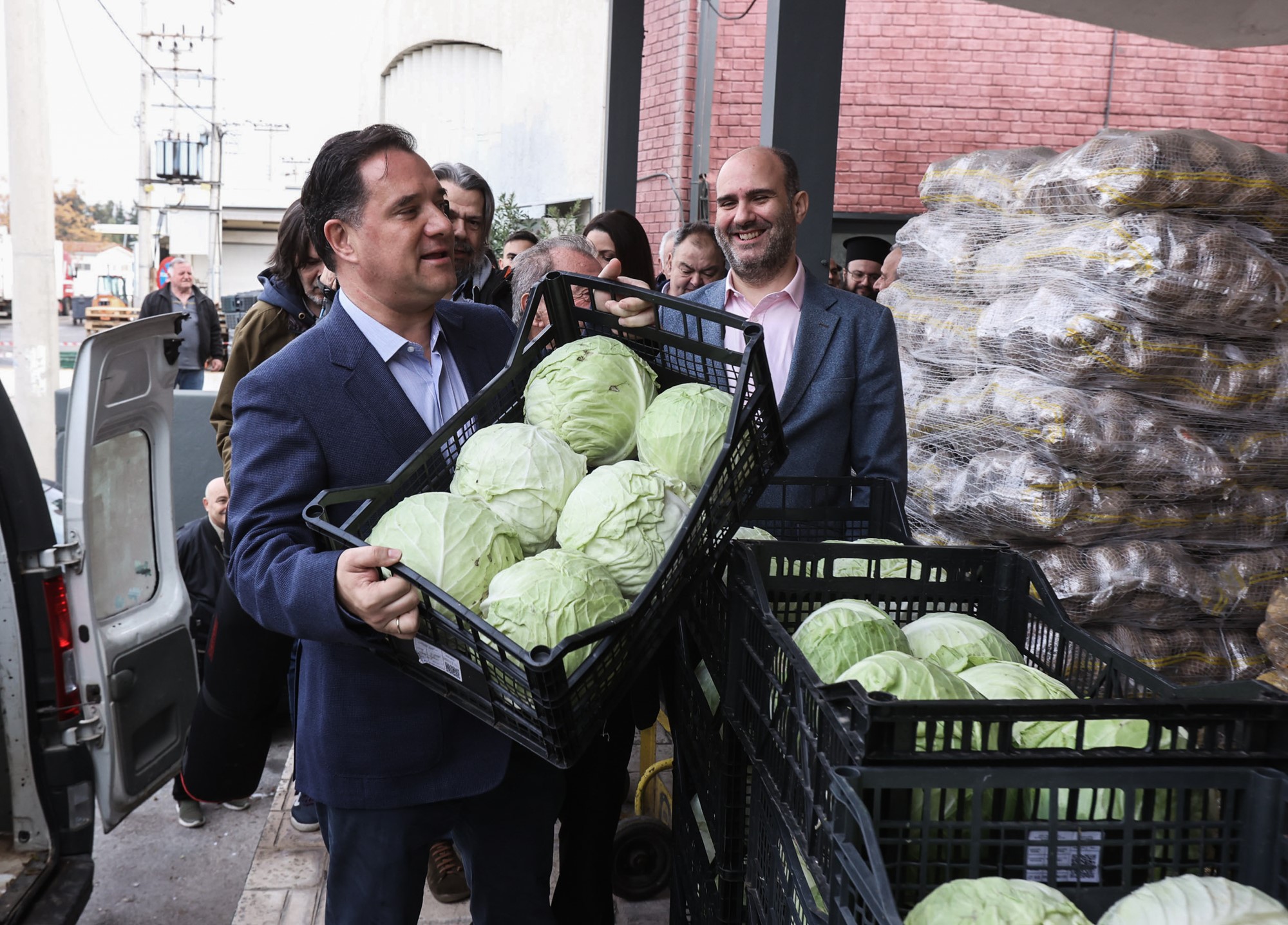 Γεωργιάδης: Στο καλάθι του Αη Βασίλη άλλοι 1.000 κωδικοί