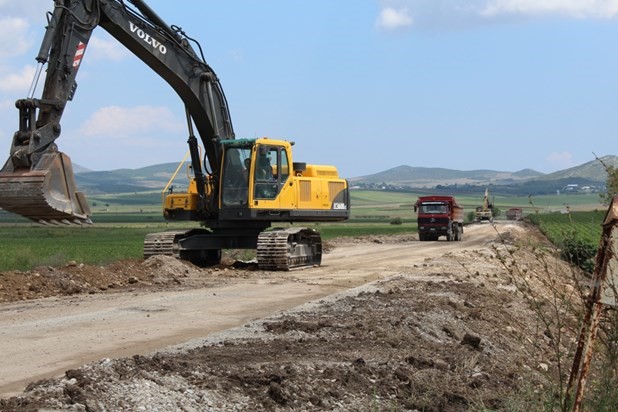 Εργα αγροτικής οδοποιίας 620.000 ευρώ στα Φάρσαλα