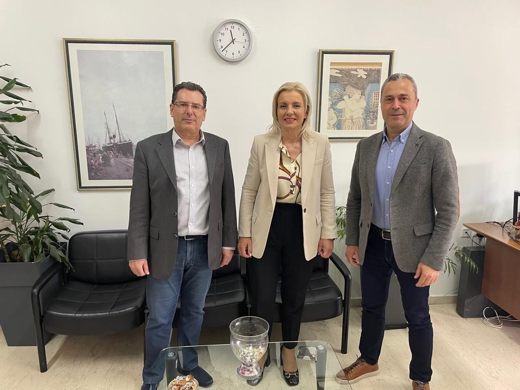 «Μείωση φόρων, αύξηση μισθών με τη Νέα Δημοκρατία»