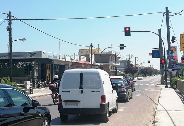 Σε λειτουργεία τα φανάρια στην οδό Καρδίτσης