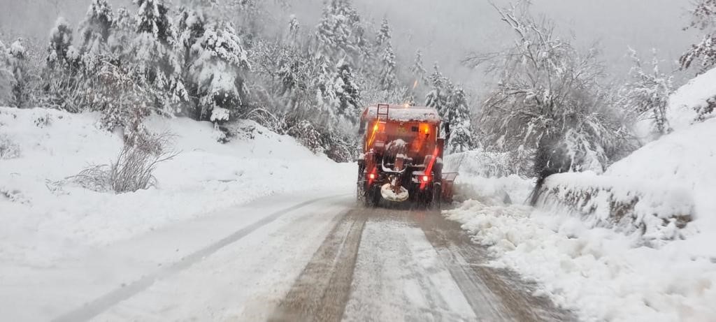 "Ελπίς": Τα μηχανήματα επιχειρούν παντού όπου χρειάζεται 