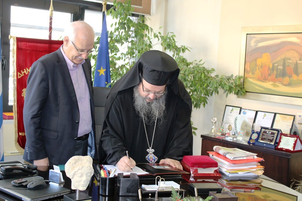 Yπέγραψε την αίτηση μεταδημότευσης ο Ιερώνυμος