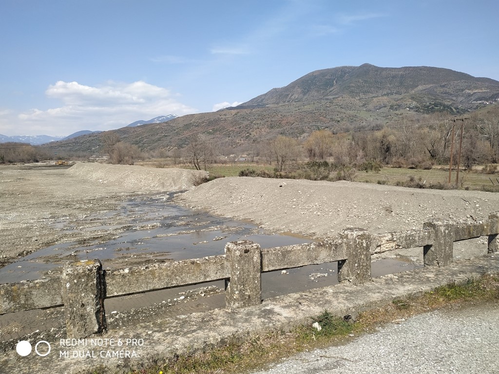 Τρίκαλα: Αντιπλημμυρικά έργα σε παραποτάμους του Πηνειού 