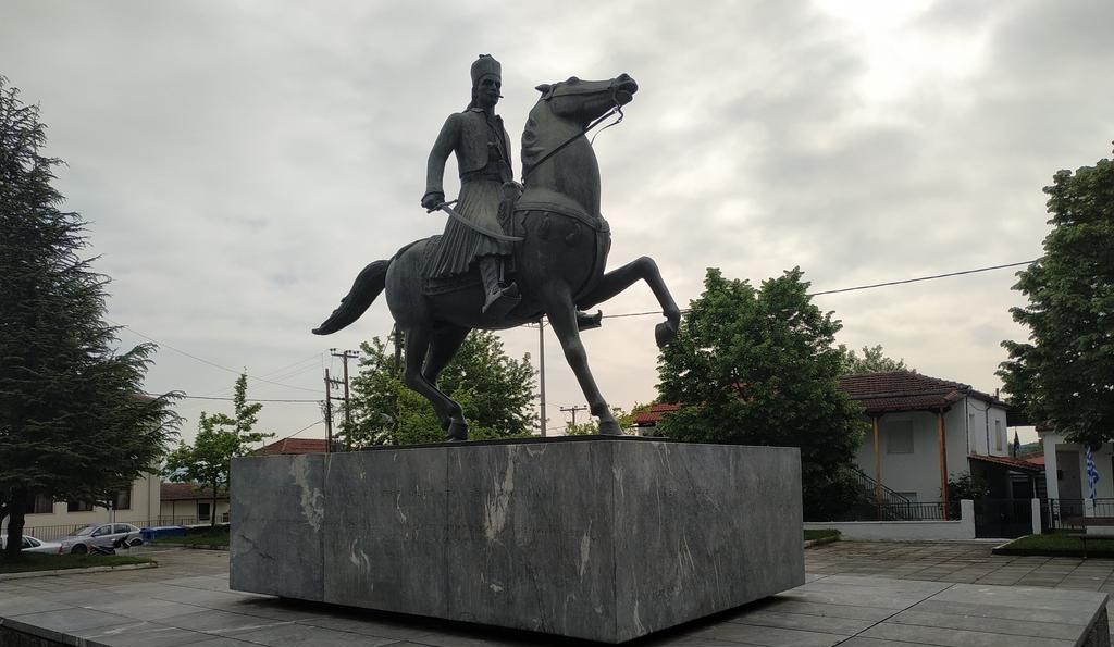 Εργασίες συντήρησης του έφιππου αδριάντα Γ.Καραϊσκάκη 