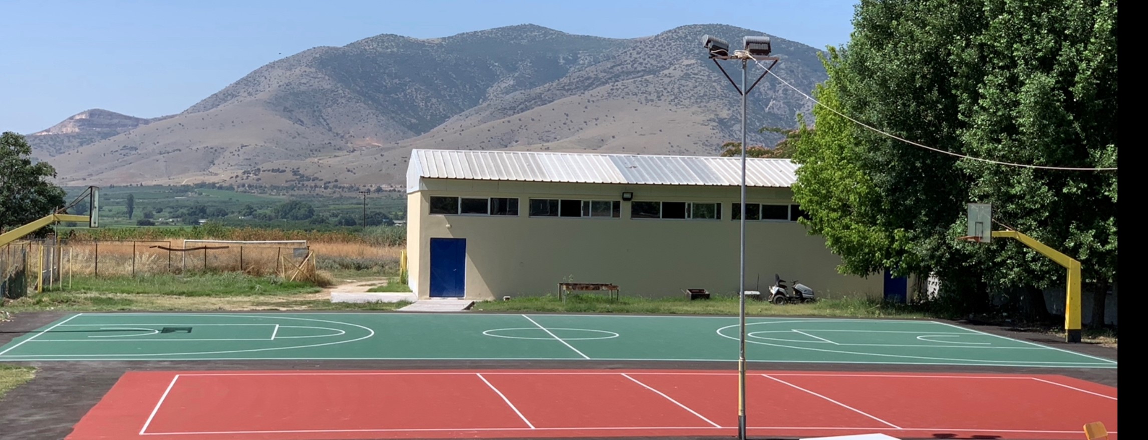 Νέες σύγχρονες σχολικές αυλές σε διδακτήρια