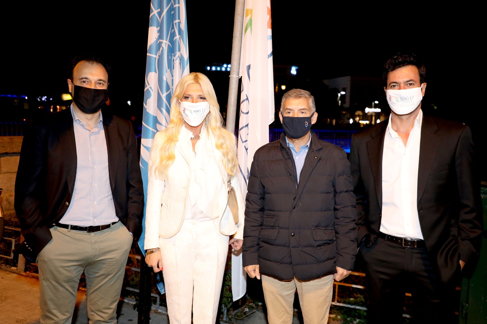 Η Μαρίνα Πατoύλη φωταγώγησε την Γέφυρα