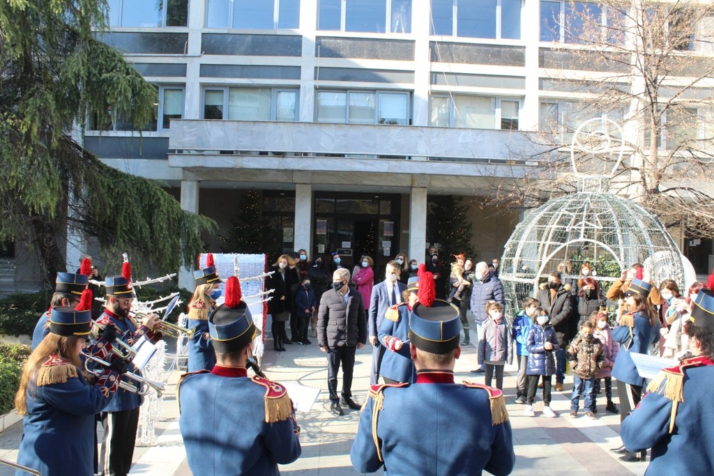 Ευχές, δώρα και κάλαντα στην Περιφέρεια Θεσσαλίας 