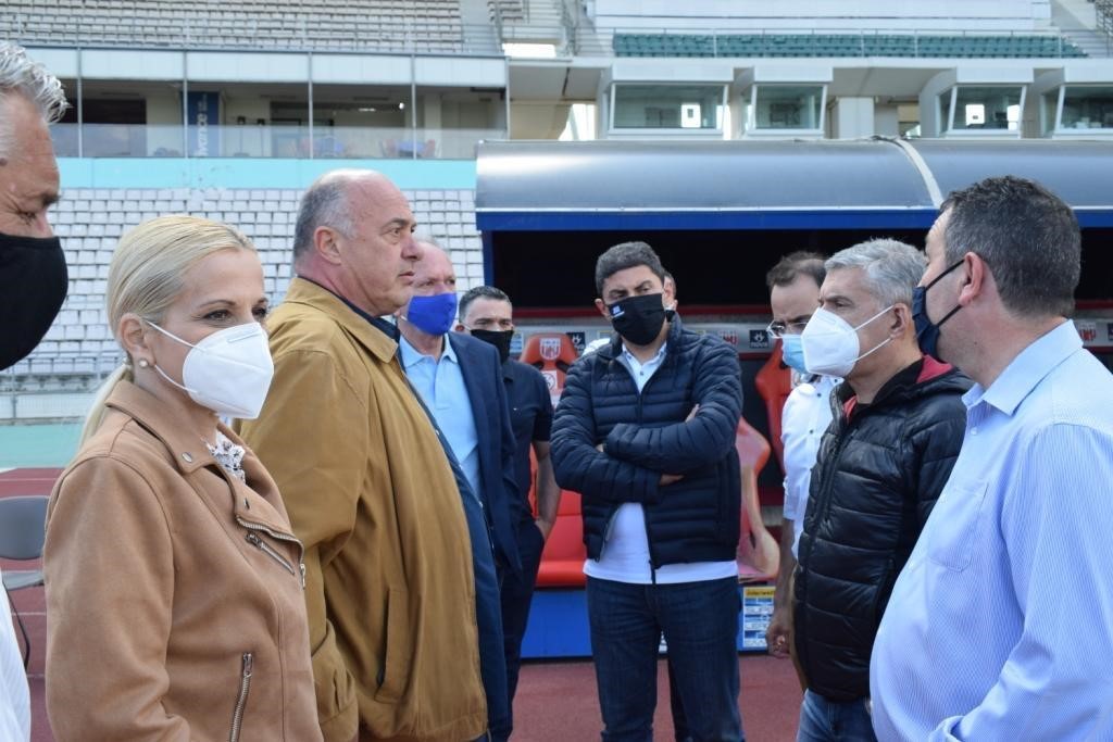 Ο Λ. Αυγενάκης ενημερώθηκε για τα αθλητικά έργα